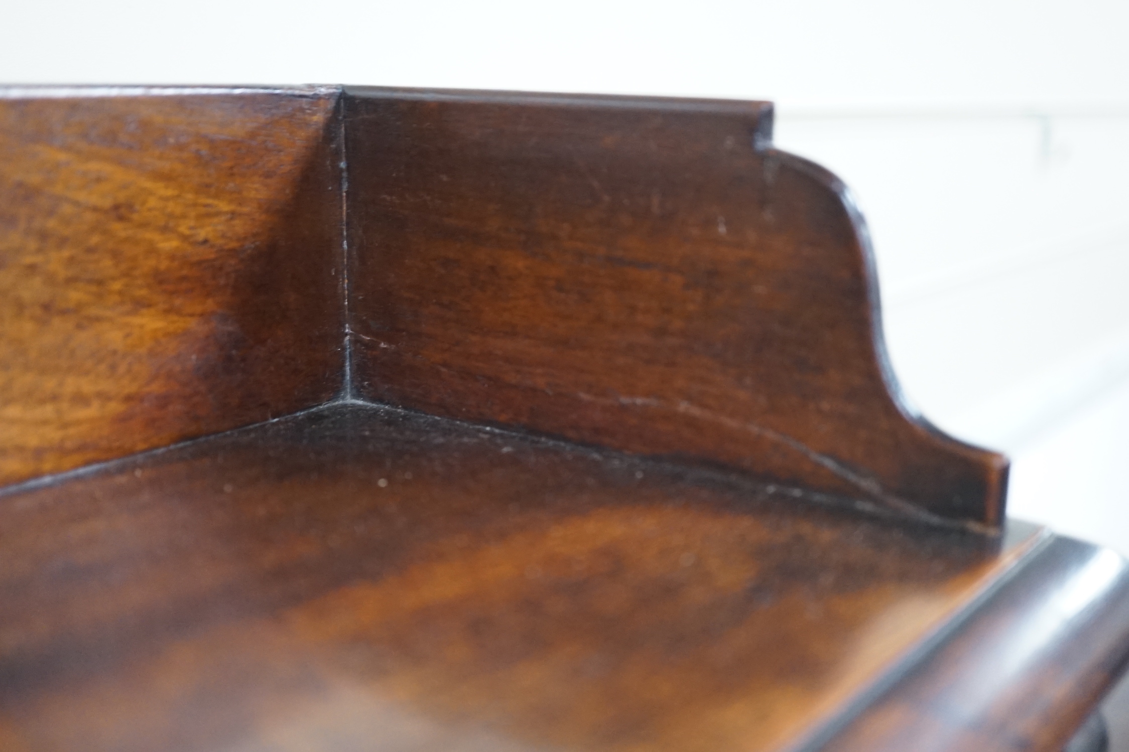 A William IV mahogany chiffonier, width 120cm, depth 50cm, height 153cm